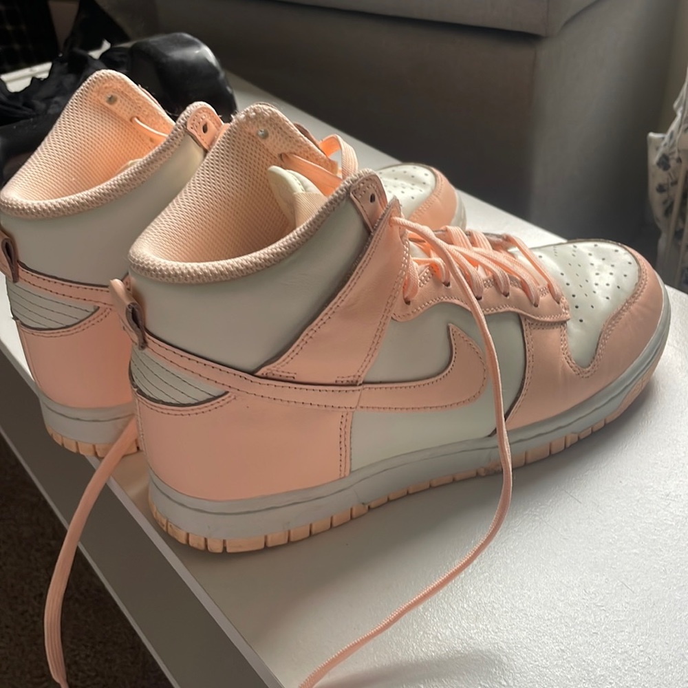 Nike dunk high sail crimson tint
